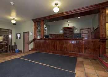 Deer Lodge hotel thumbnail 3