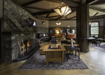 Deer Lodge hotel thumbnail 4