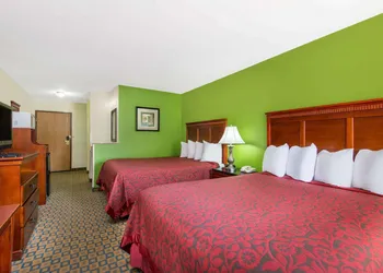 Days Inn & Suites by Wyndham Wichita hotel thumbnail 4