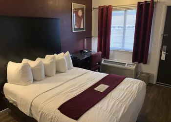 Baymont by Wyndham Petoskey hotel thumbnail 5