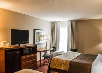 Quality Inn Springboro West hotel thumbnail 2