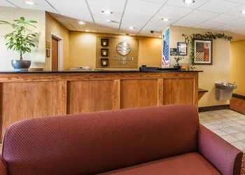 Quality Inn hotel thumbnail 2