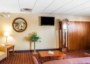 Quality Inn hotel thumbnail 3