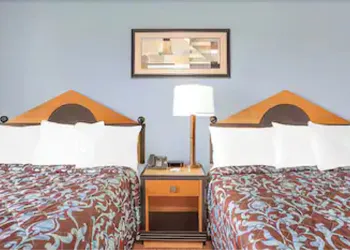 Belmont inn hotel thumbnail 4