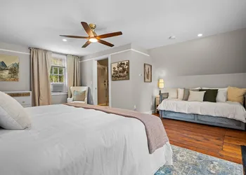 The Aurora Inn & Cottages hotel thumbnail 3