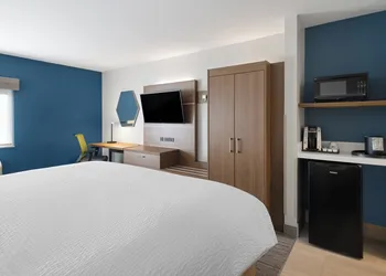 Holiday Inn Express Sheboygan-Kohler by IHG hotel thumbnail 7