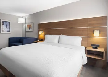 Holiday Inn Express Sheboygan-Kohler by IHG hotel thumbnail 8