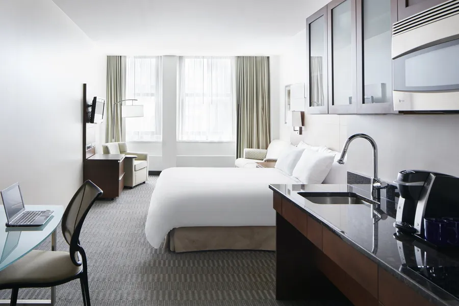 Club Quarters Hotel Wacker at Michigan, Chicago hotel detail image 6