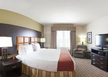 Holiday Inn Express Hotel & Suites DALLAS WEST by IHG hotel thumbnail 3