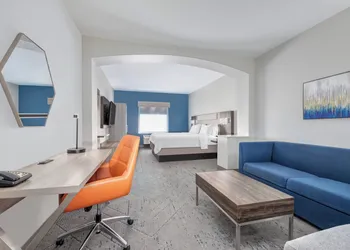 Holiday Inn Express Hotel & Suites DALLAS WEST by IHG hotel thumbnail 5