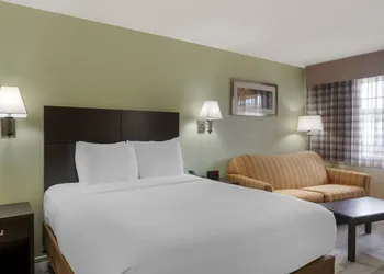 University Inn & Suites hotel thumbnail 5