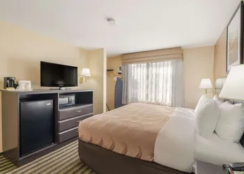 Quality Inn Clovis hotel thumbnail 8