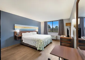 HomeTowne Studios by Red Roof Painted Post hotel thumbnail 6