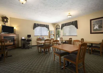 Howard Johnson by Wyndham Leavenworth hotel thumbnail 2