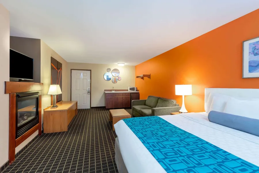 Howard Johnson by Wyndham Leavenworth hotel detail image 6