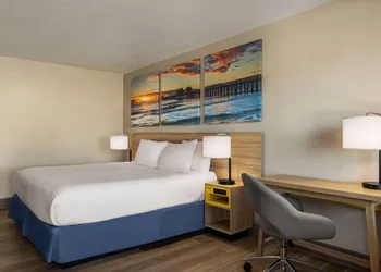 Days Inn by Wyndham Cocoa Beach Port Canaveral hotel thumbnail 5