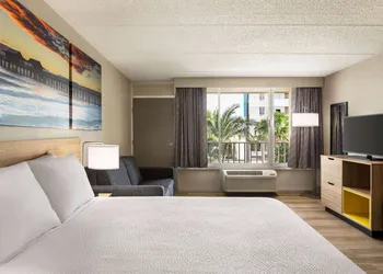 Days Inn by Wyndham Cocoa Beach Port Canaveral hotel thumbnail 7