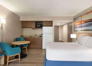 Days Inn by Wyndham Cocoa Beach Port Canaveral hotel thumbnail 8