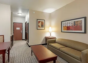 Red Lion Inn & Suites Mineral Wells hotel thumbnail 5