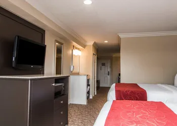 Comfort Suites San Clemente Beach hotel thumbnail 7