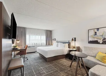 Crowne Plaza Lansing by IHG hotel thumbnail 8