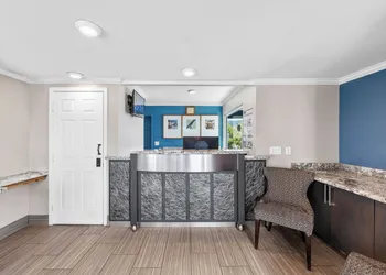 Executive Inn Hotel hotel thumbnail 2