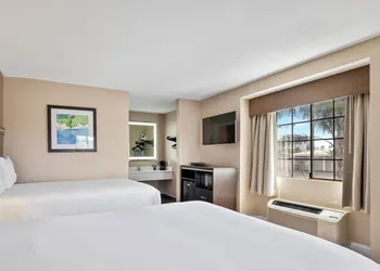 Executive Inn Hotel hotel thumbnail 5