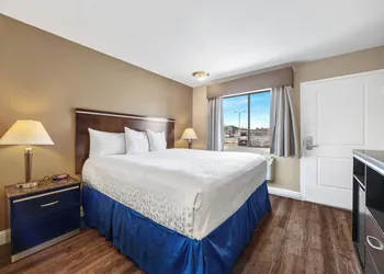 Executive Inn Hotel hotel thumbnail 8