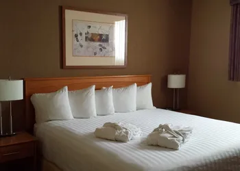 Days Inn & Suites by Wyndham West Edmonton hotel thumbnail 7