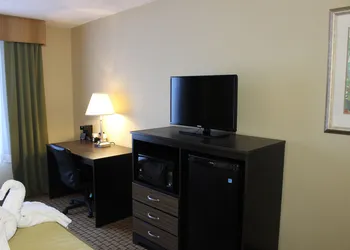 Baymont by Wyndham Fort Myers Airport hotel thumbnail 5