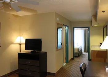 Baymont by Wyndham Fort Myers Airport hotel thumbnail 8