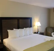 Baymont by Wyndham Fort Myers Airport hotel detail image 4