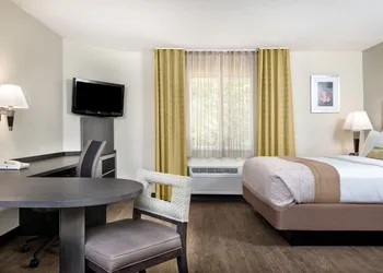 Candlewood Suites Durham by IHG hotel thumbnail 4