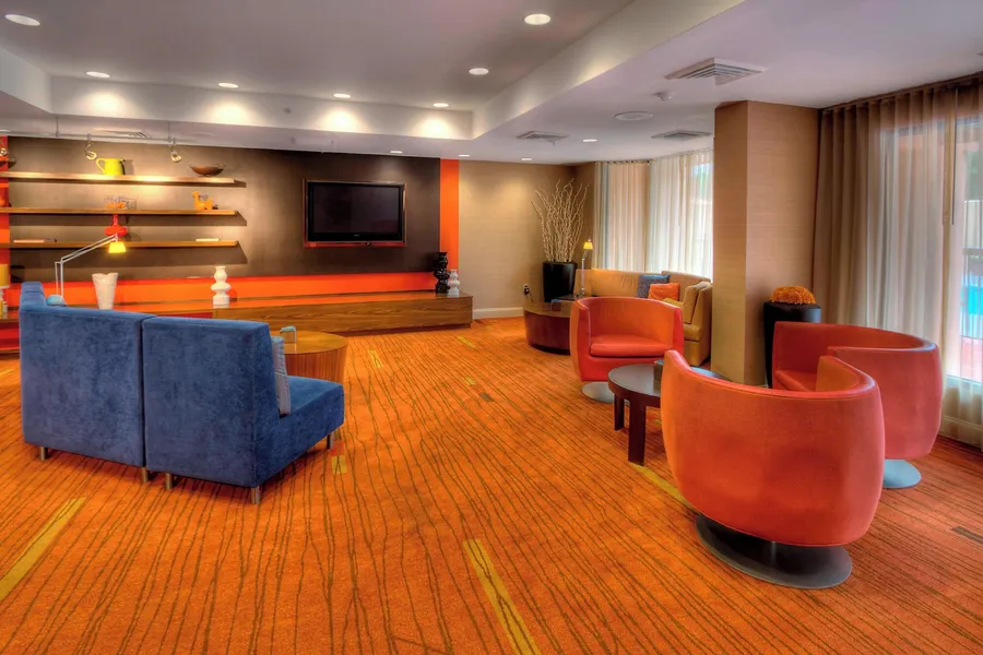 Courtyard by Marriott Burlington hotel detail image 2