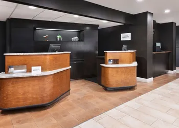 Courtyard by Marriott Burlington hotel thumbnail 3