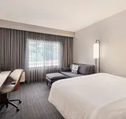 Courtyard by Marriott Burlington hotel detail image 5