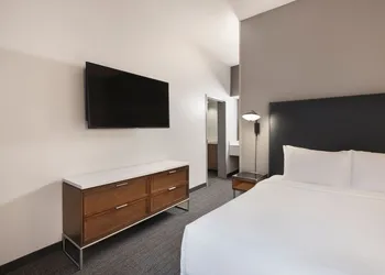 Courtyard by Marriott Burlington hotel thumbnail 6