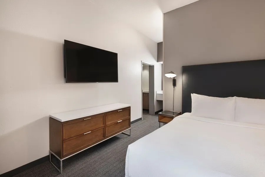 Courtyard by Marriott Burlington hotel detail image 6