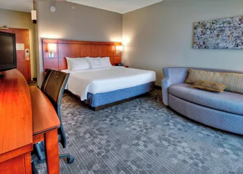 Courtyard by Marriott Burlington hotel thumbnail 8