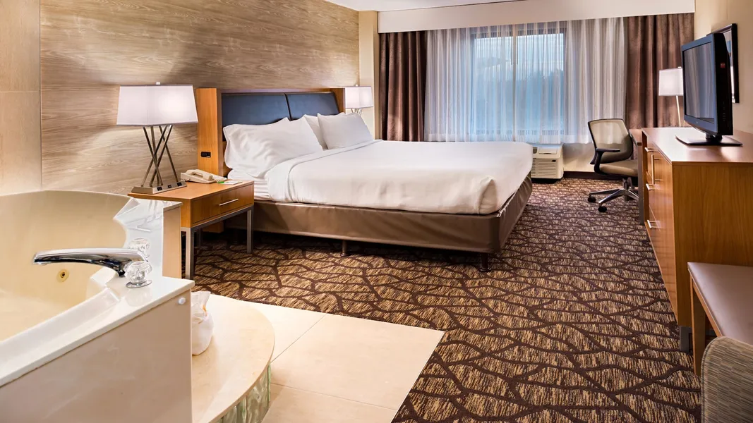 Holiday Inn Hotel & Suites Warren by IHG hotel detail image 2