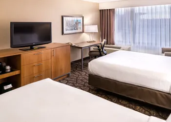 Holiday Inn Hotel & Suites Warren by IHG hotel thumbnail 5