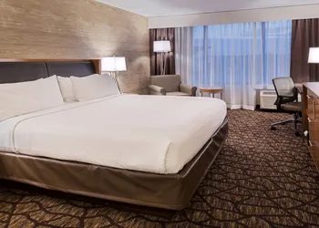 Holiday Inn Hotel & Suites Warren by IHG hotel thumbnail 7