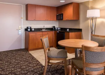 Holiday Inn Hotel & Suites Warren by IHG hotel thumbnail 8