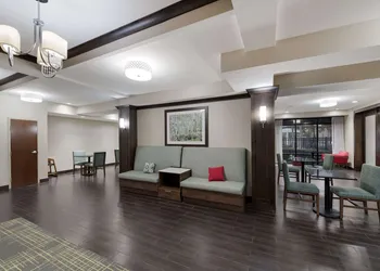 Hampton Inn Marshall hotel thumbnail 2