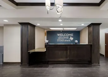 Hampton Inn Marshall hotel thumbnail 4