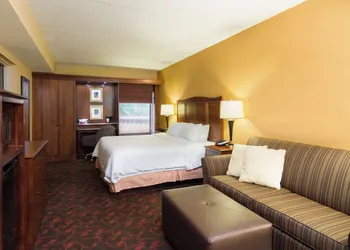 Larkspur Landing Select Carlisle hotel thumbnail 6