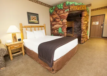 Great Wolf Lodge Traverse City hotel thumbnail 4