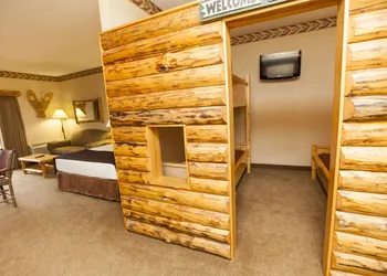 Great Wolf Lodge Traverse City hotel thumbnail 6