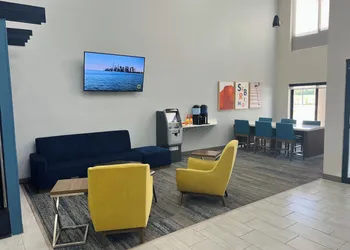 Holiday Inn Express & Suites Sebring by IHG hotel thumbnail 3