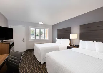 Days Inn by Wyndham Ukiah hotel thumbnail 3